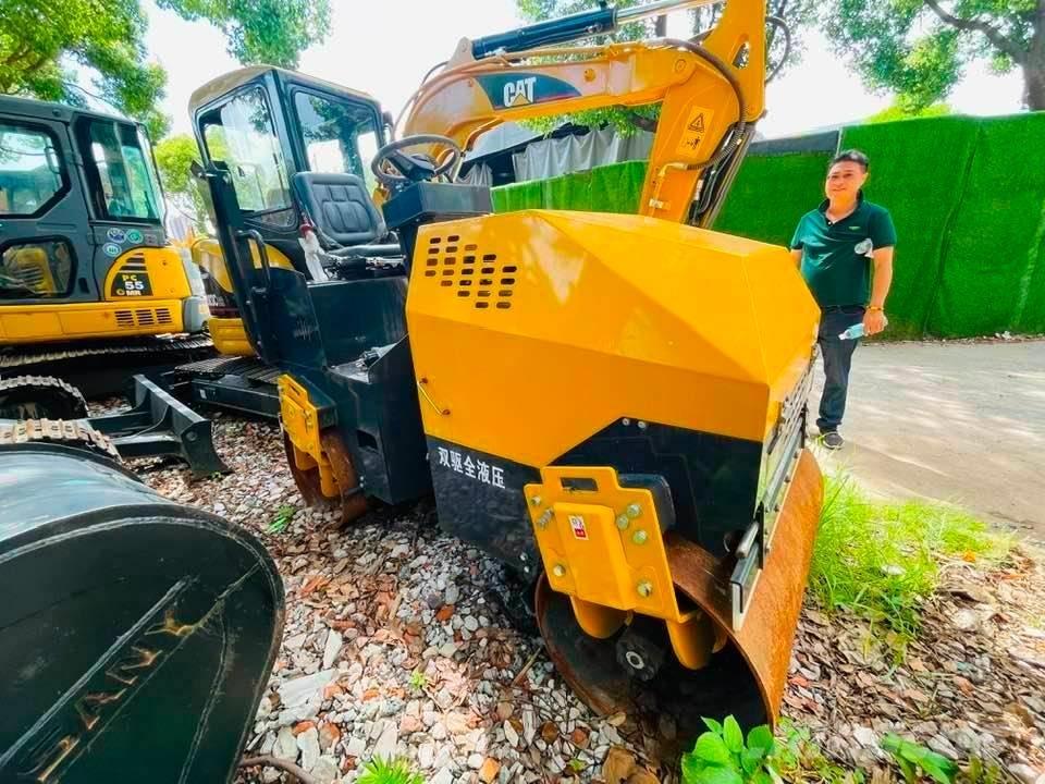 CAT 303 Miniescavatori