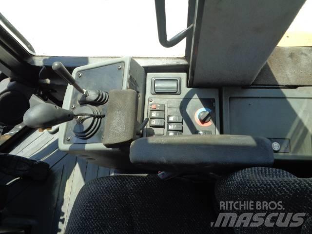 CAT 924 H Pale gommate