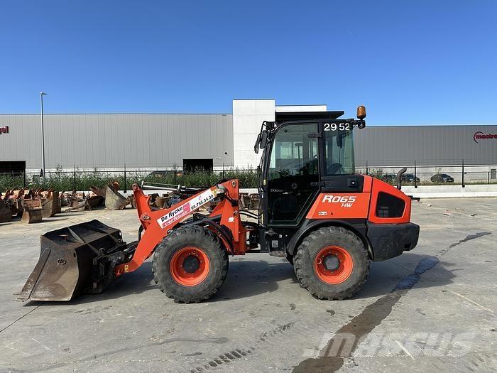 Kubota R065W Pale gommate