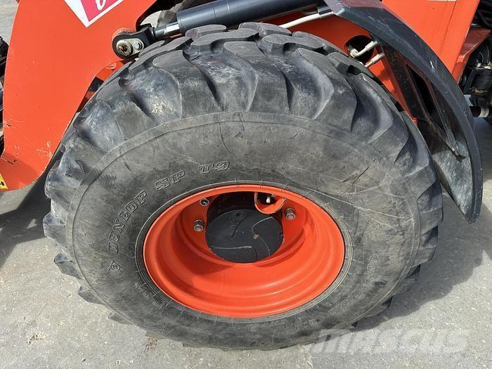 Kubota R065W Pale gommate