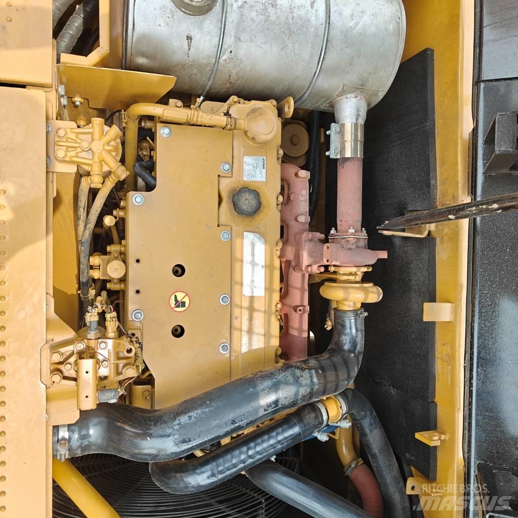 CAT 323 D L Escavatori cingolati