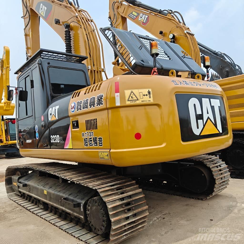 CAT 323 D L Escavatori cingolati