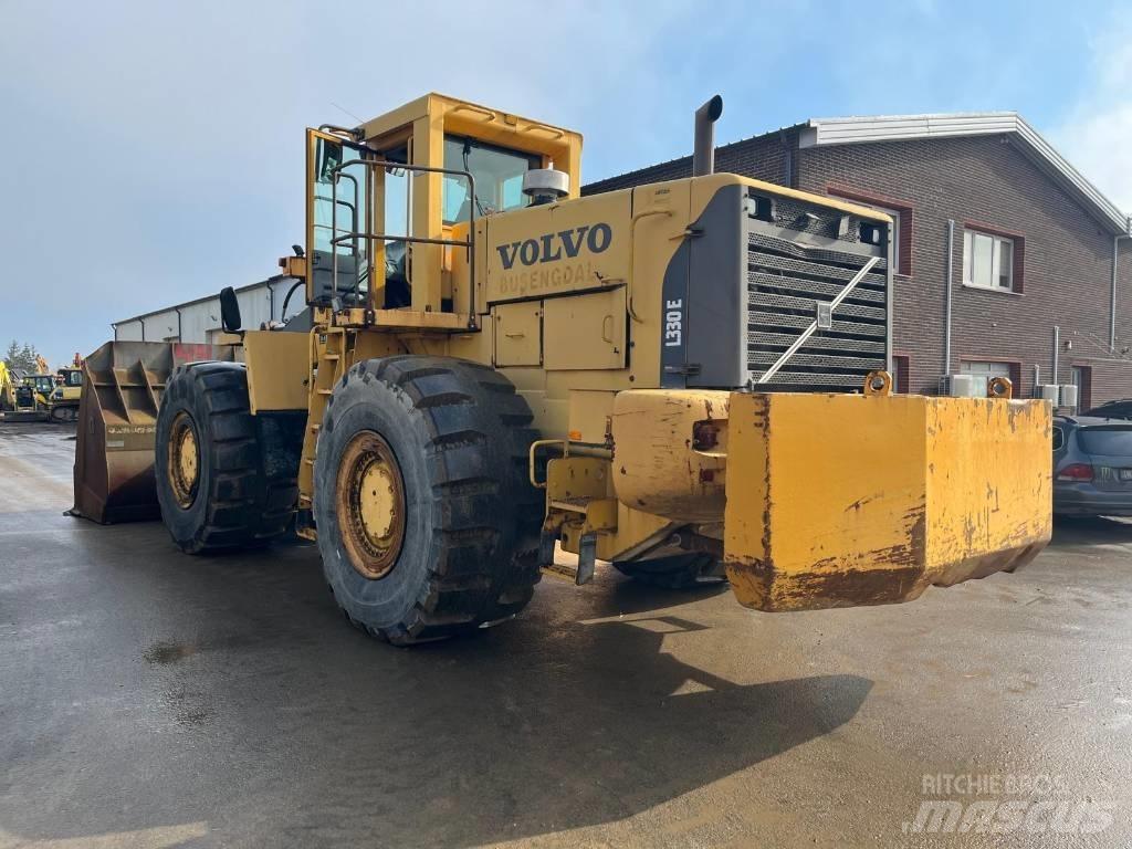 Volvo L 330 E Pale gommate