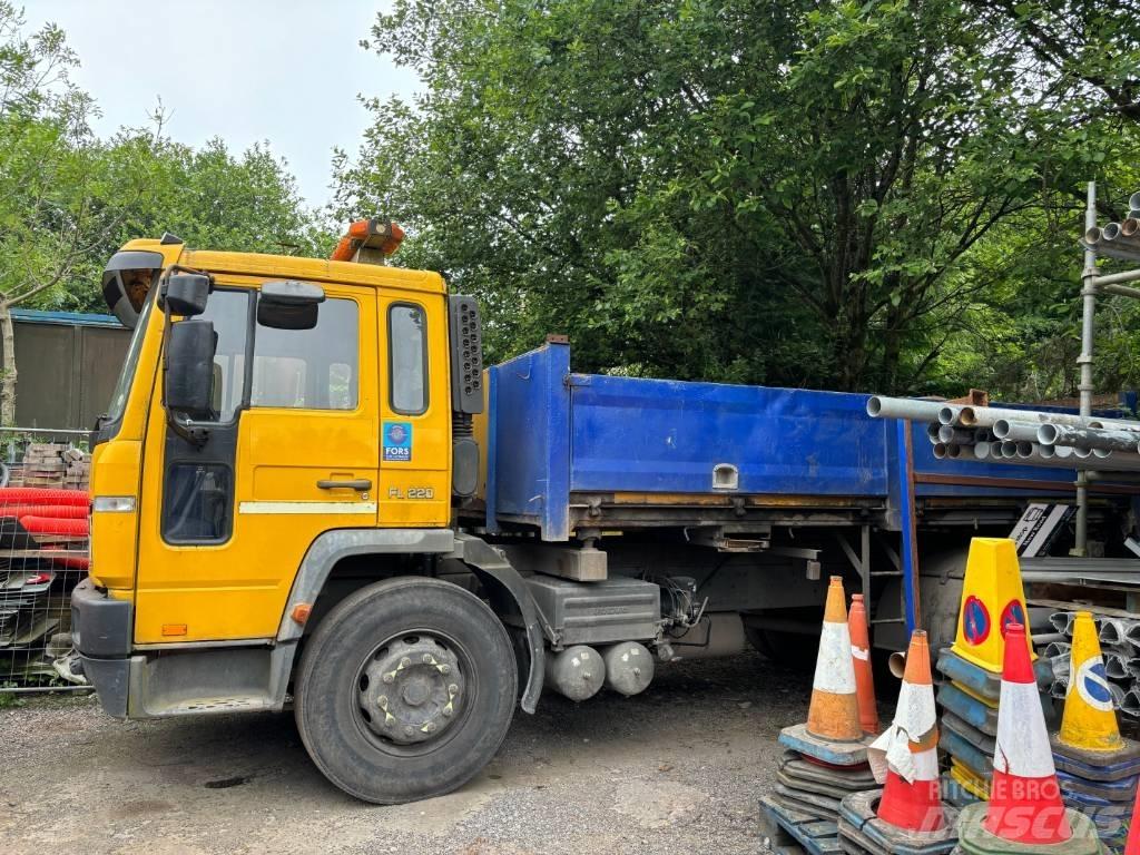 Volvo FL 220 Camion con sponde ribaltabili