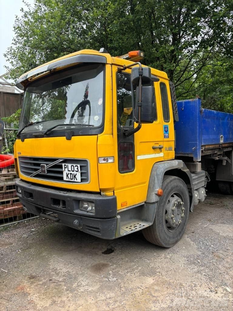 Volvo FL 220 Camion con sponde ribaltabili