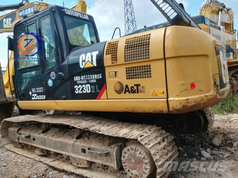 CAT 323 D L Escavatori cingolati