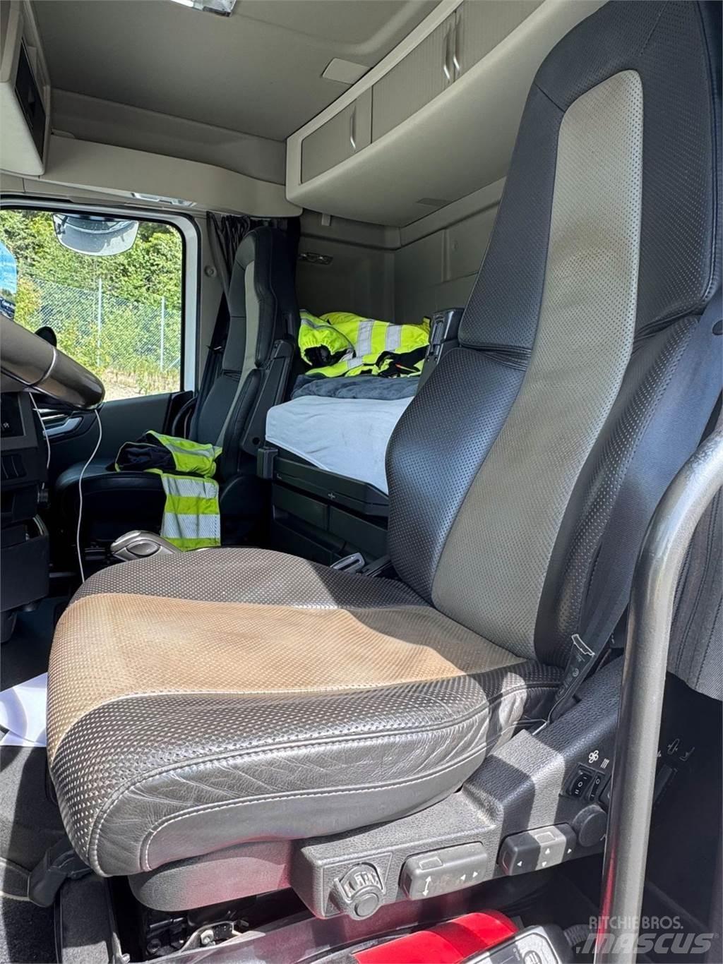 Volvo FH 540 8X4 Camion con gancio di sollevamento