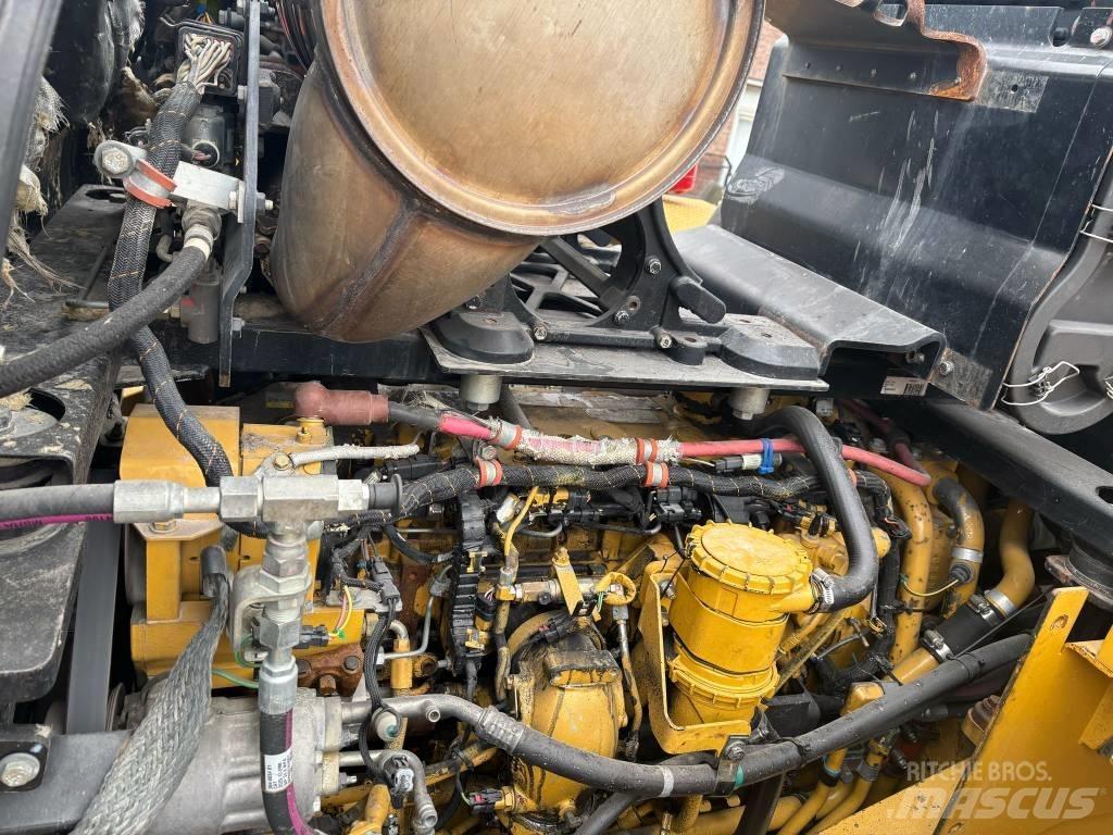 CAT 966 K Pale gommate