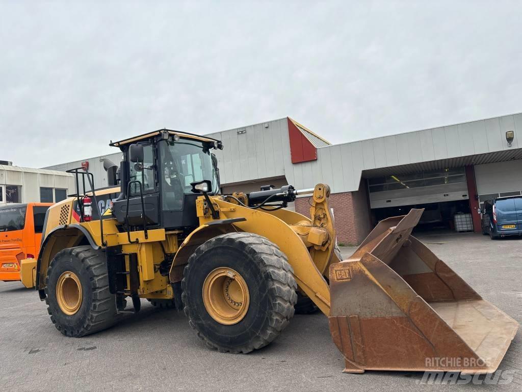 CAT 966 K Pale gommate