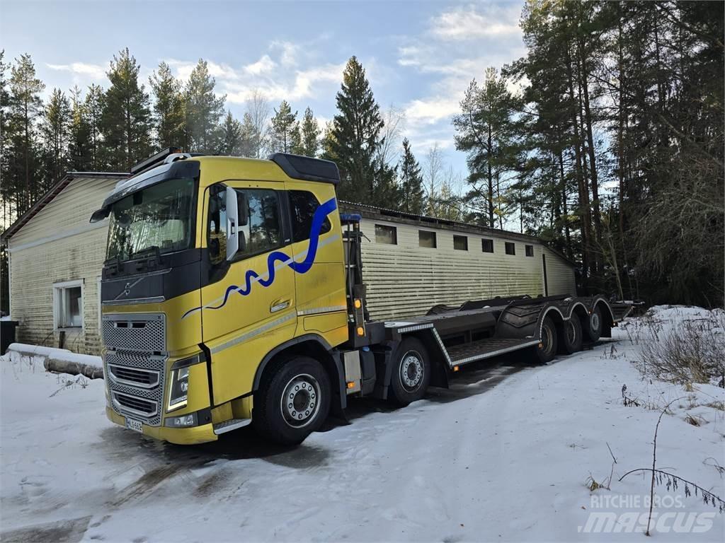 Volvo FH 16 750 Camion per il trasporto di macchine forestali