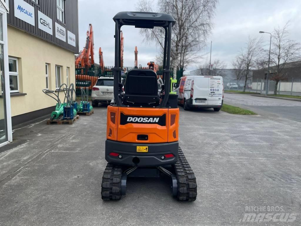 Develon DX 20 Z-7 Miniescavatori