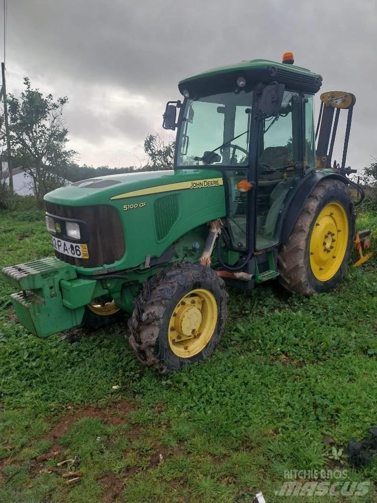 John Deere 5075 E Trattori