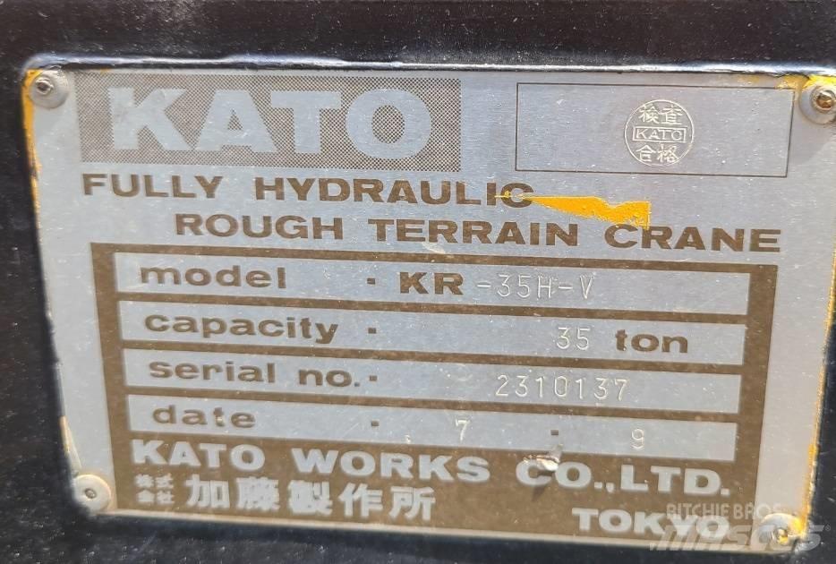 Kato KR35H-V Gru per terreni difficili