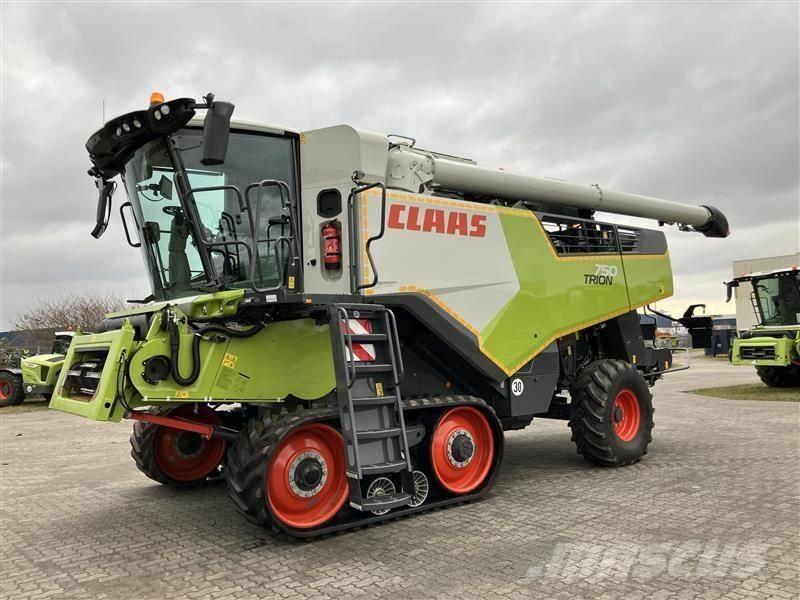 CLAAS TRION 750 TT Mietitrebbiatrici