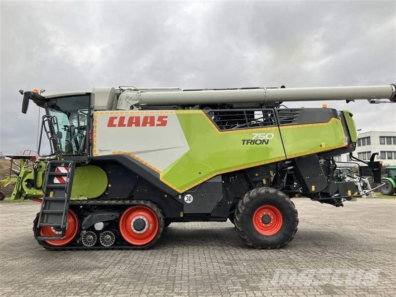 CLAAS TRION 750 TT Mietitrebbiatrici