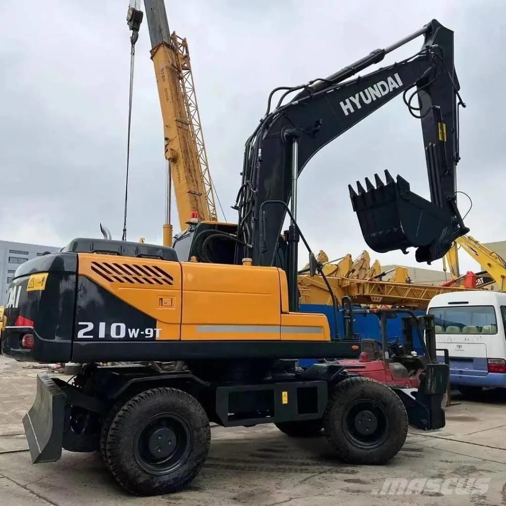 Hyundai R210W-9T Escavatori gommati