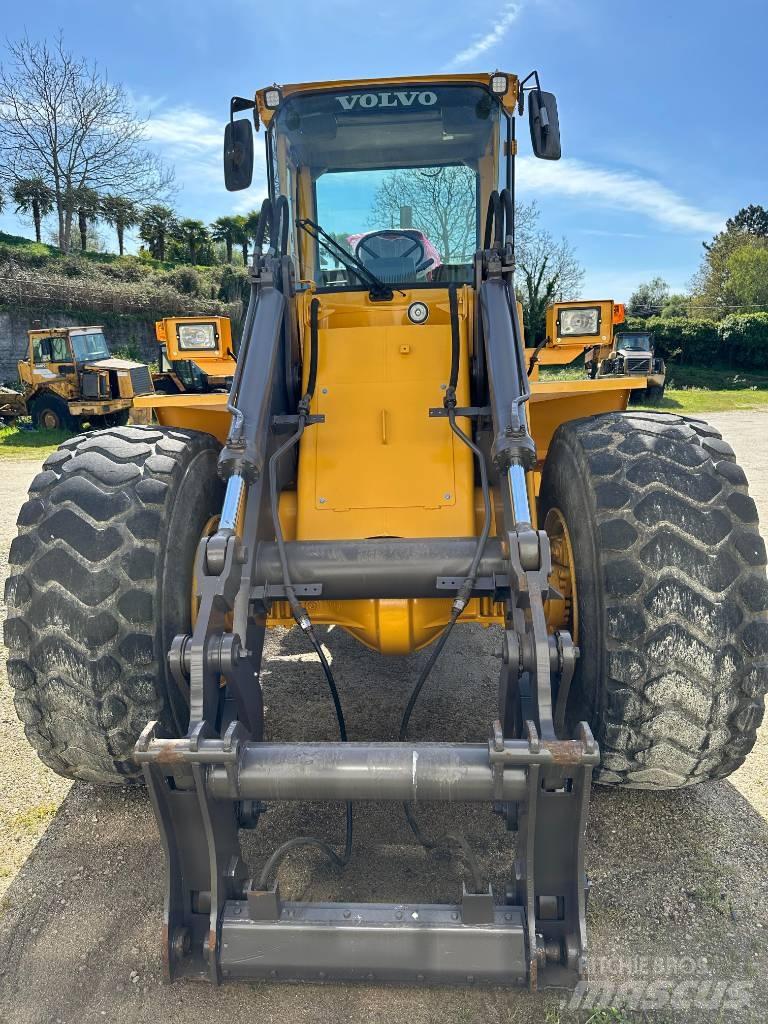 Volvo L90B Pale gommate