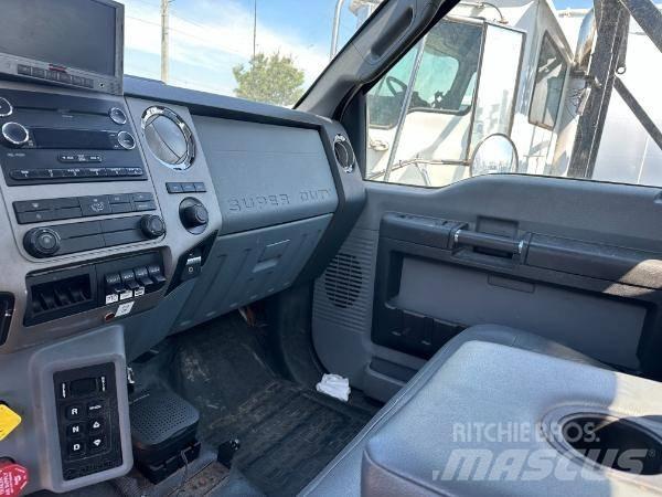 Ford F 750 Camion dei rifiuti