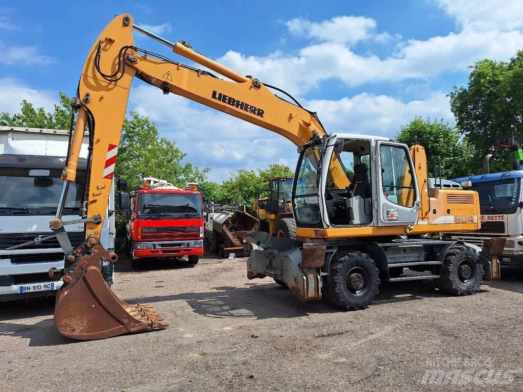 Liebherr A904C Escavatori gommati
