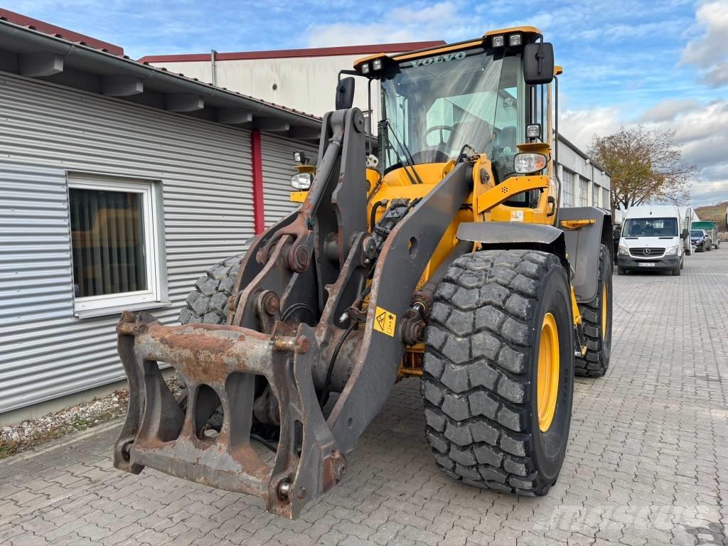 Volvo L 90 H Pale gommate