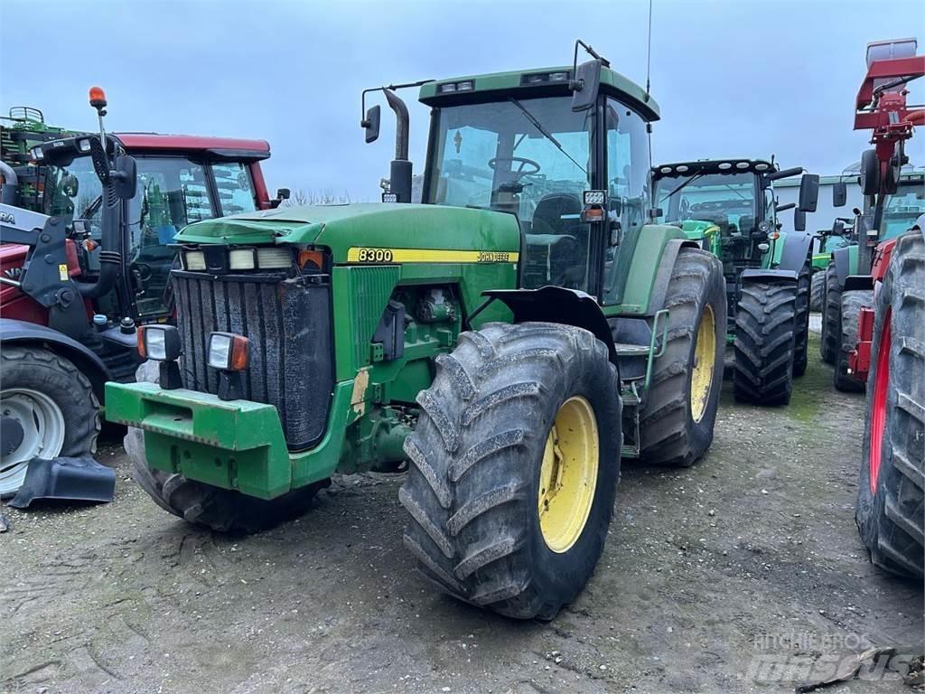 John Deere 8100 Trattori