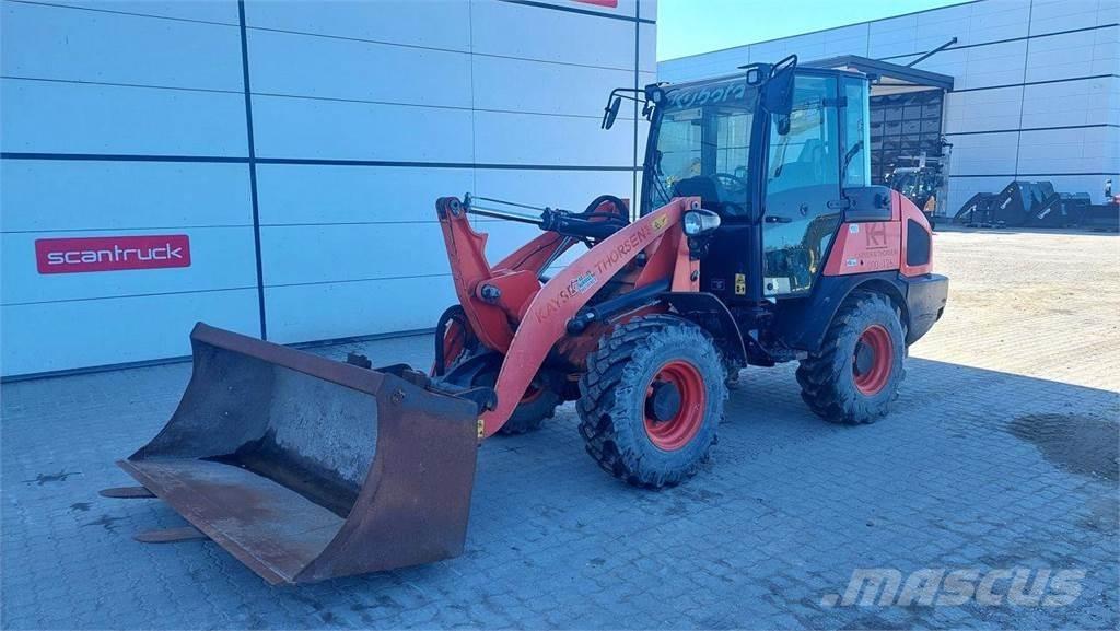 Kubota R085 Pale multiuso