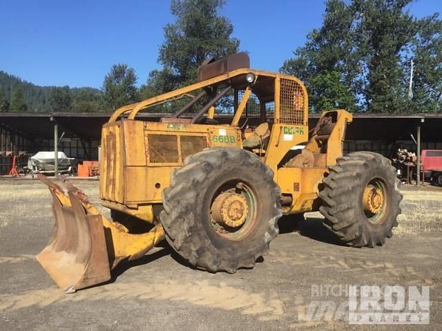 Clark Ranger 668-B Trattori Forestali