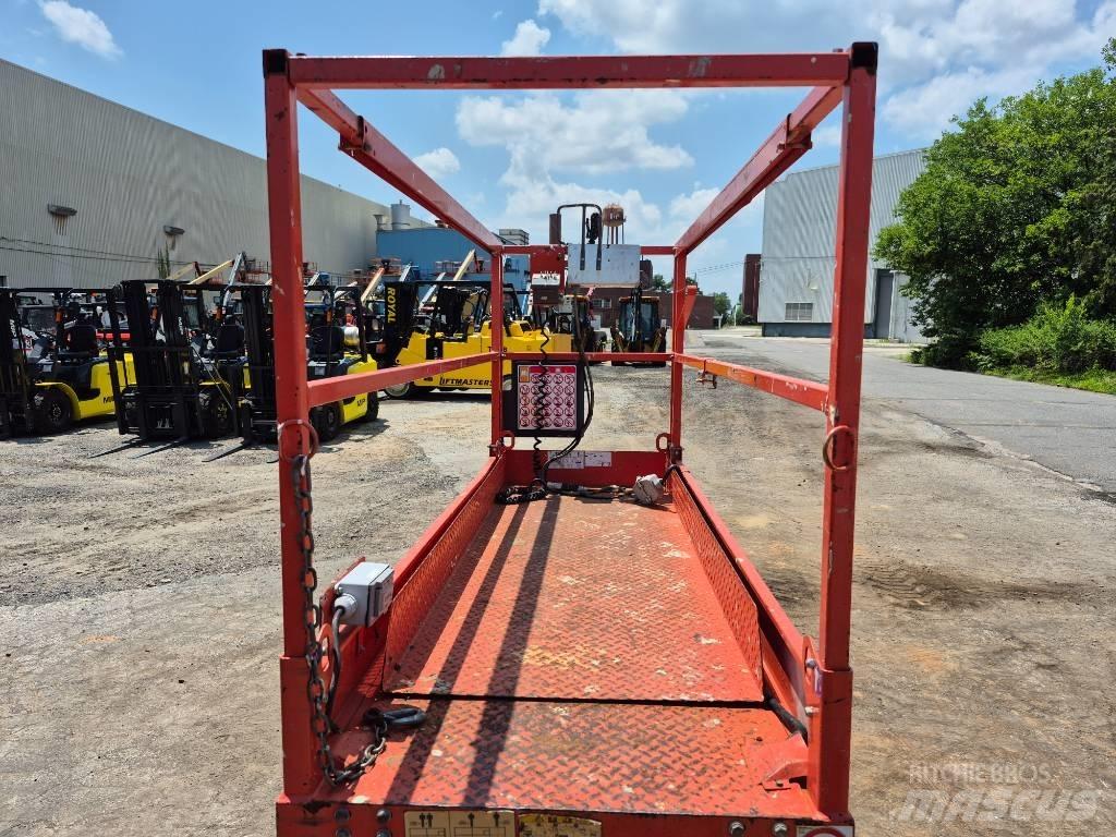 SkyJack SJ 3220 Piattaforme a pantografo