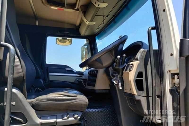 MAN 26 SERIES Camion altro