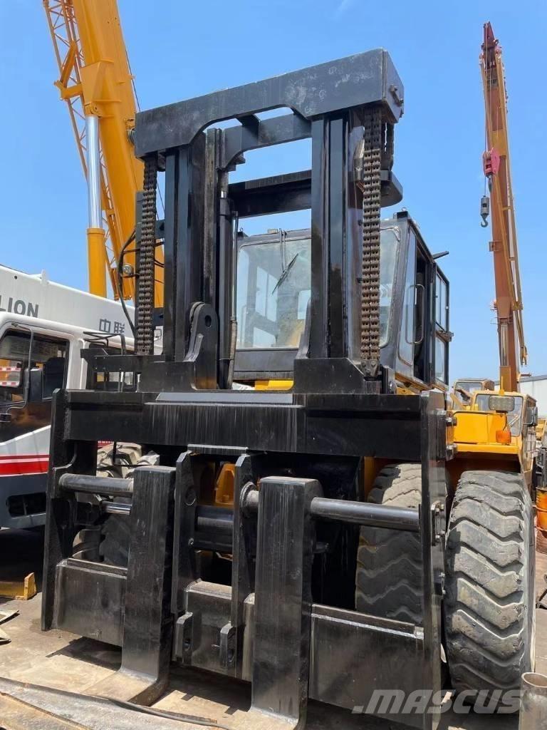 Komatsu 30 Ton Carrelli elevatori diesel