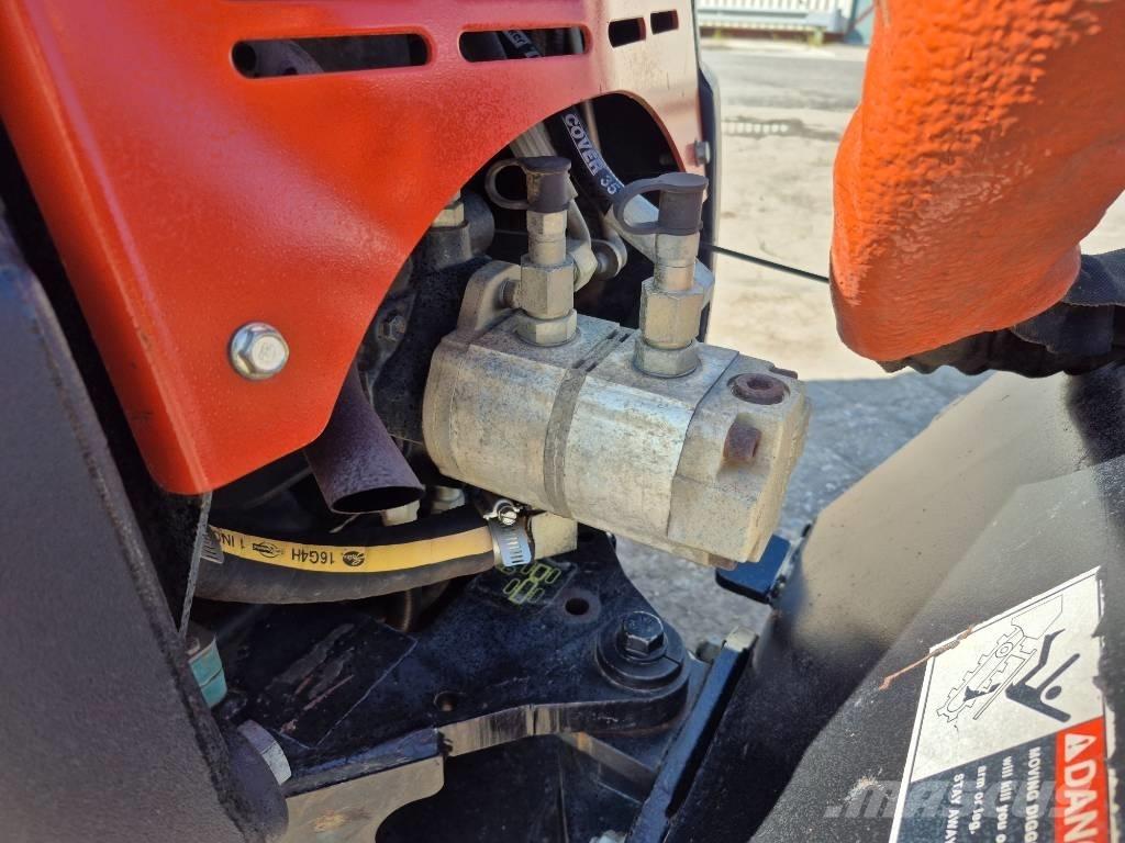 Ditch Witch R300 Scavafossi