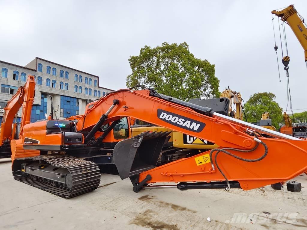 Doosan DX 225 LC Escavatori cingolati