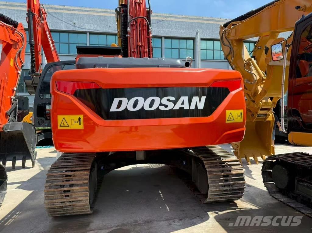Doosan DX 225 Escavatori cingolati
