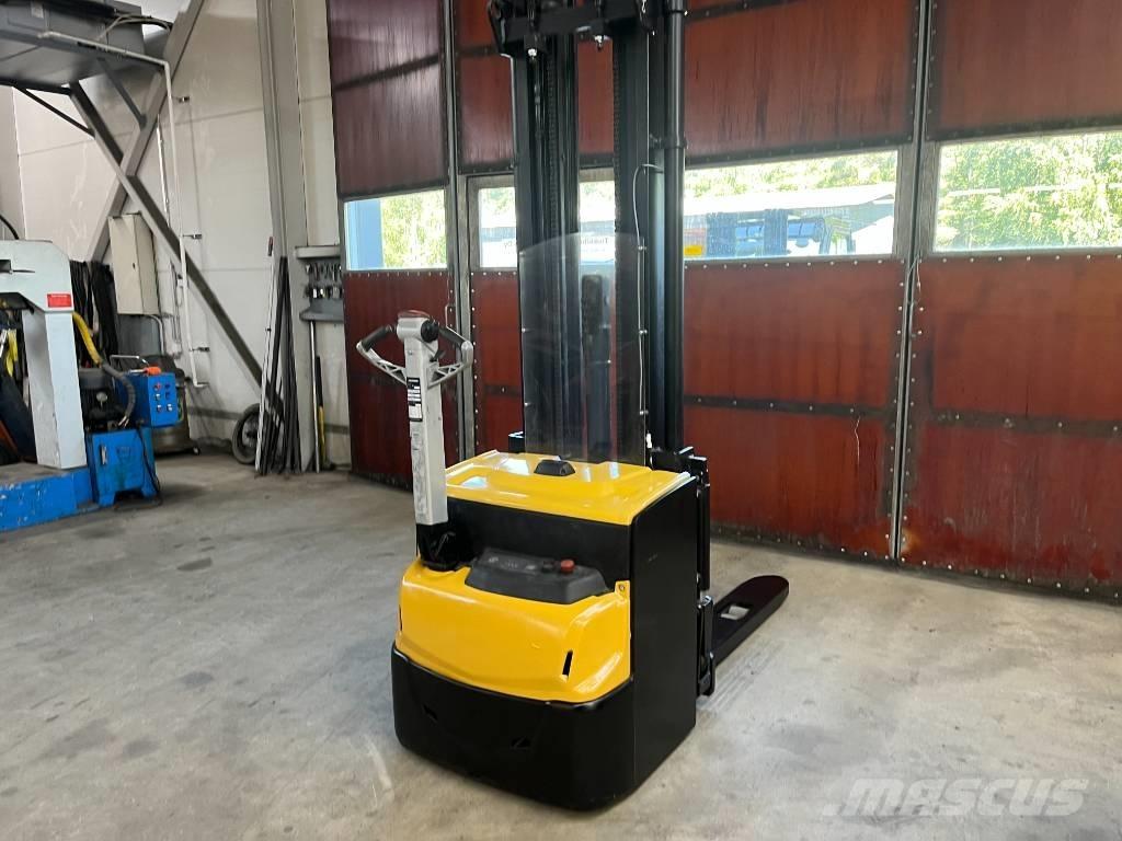 CAT NSP16N2 Stoccatori manuali