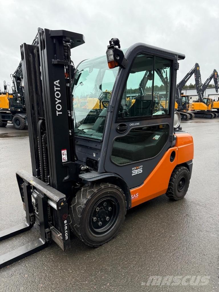 Toyota 02-8 FGJF 35 Carrelli elevatori GPL