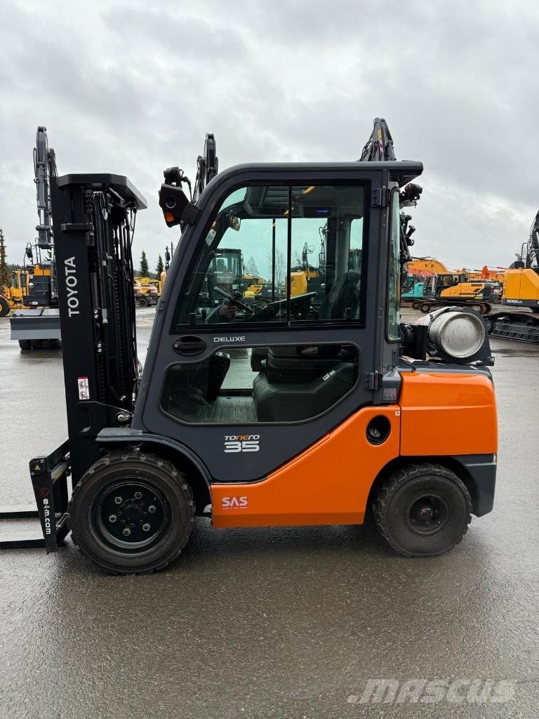 Toyota 02-8 FGJF 35 Carrelli elevatori GPL