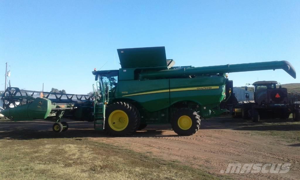 John Deere S 670 Mietitrebbiatrici