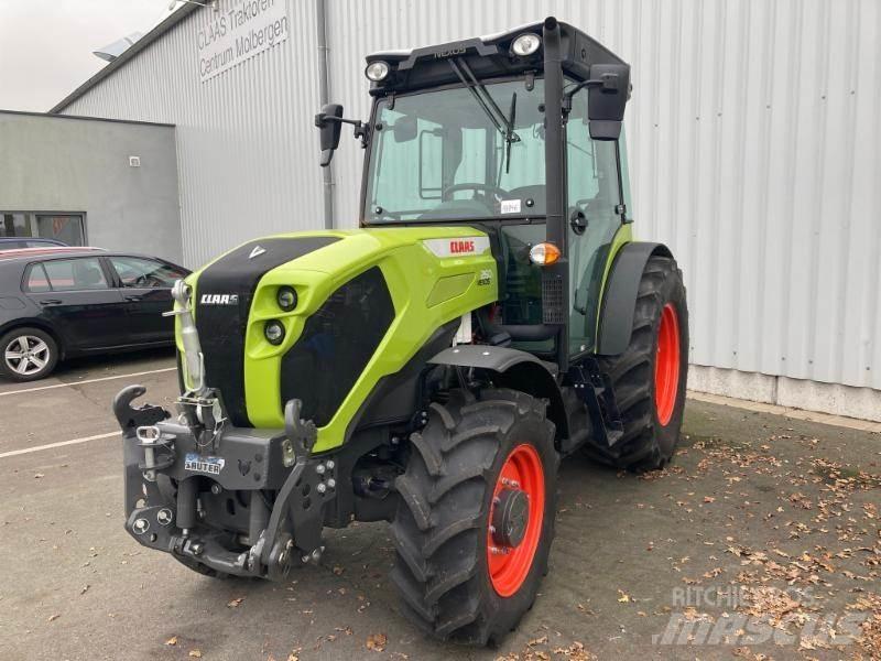 CLAAS NEXOS 260 L Trattori