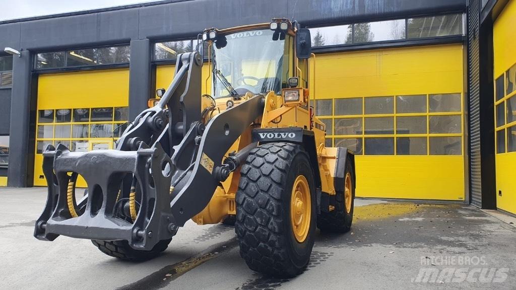Volvo L 90 D Pale gommate
