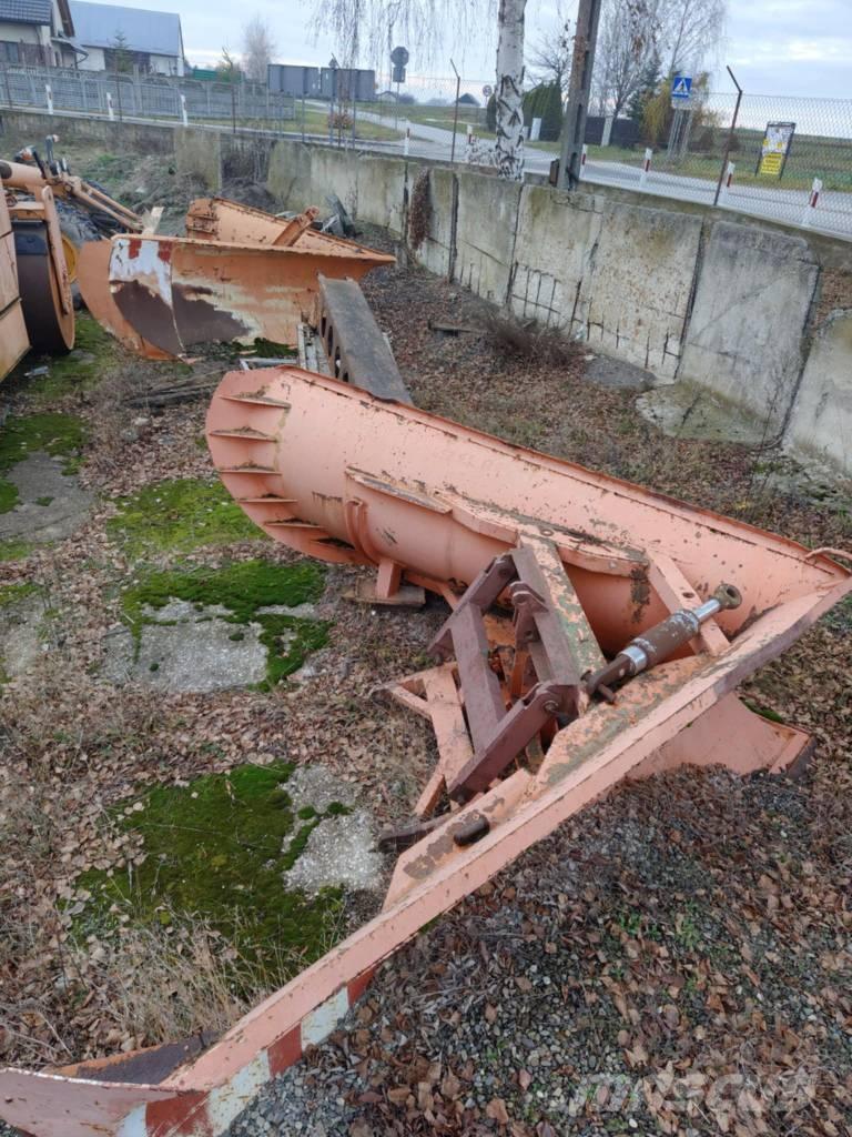 Unimog pług ciężki Lame spazzaneve e aratri