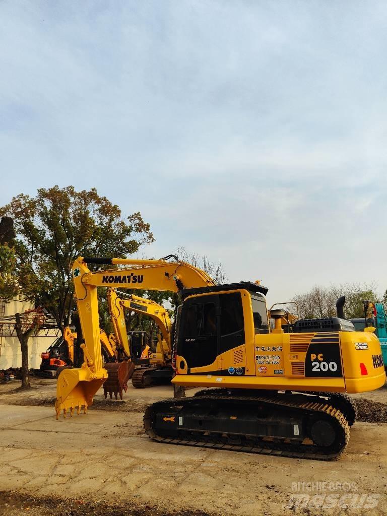 Komatsu PC200 Escavatori cingolati