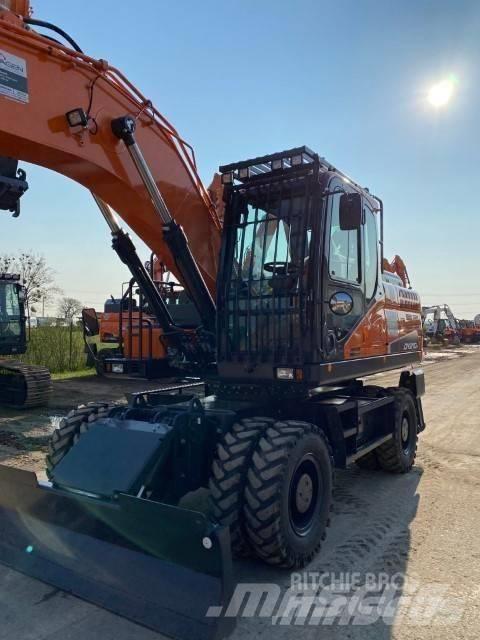 Doosan DX 210 W Escavatori gommati