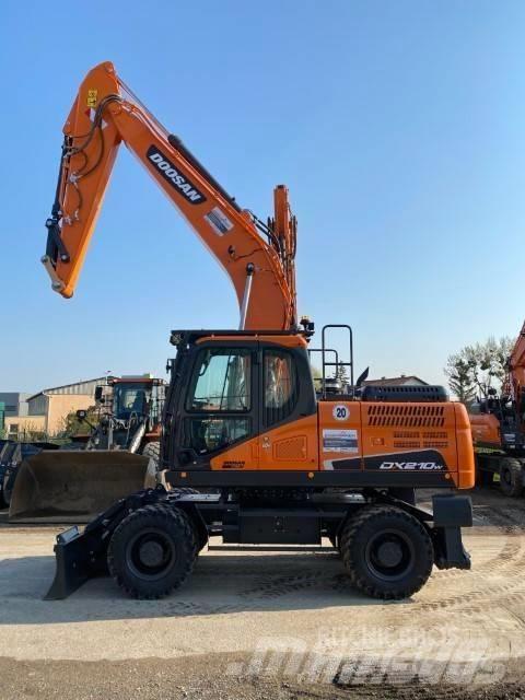Doosan DX 210 W Escavatori gommati