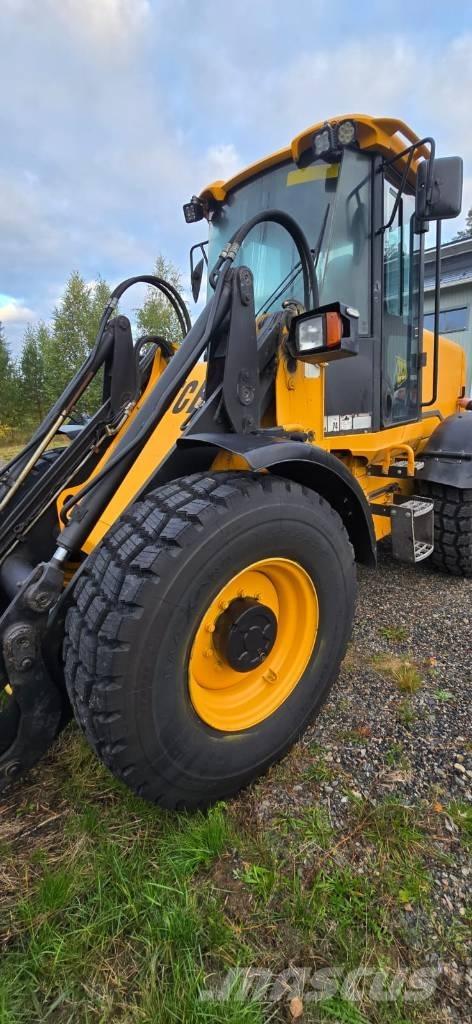 JCB 412 S Pale gommate
