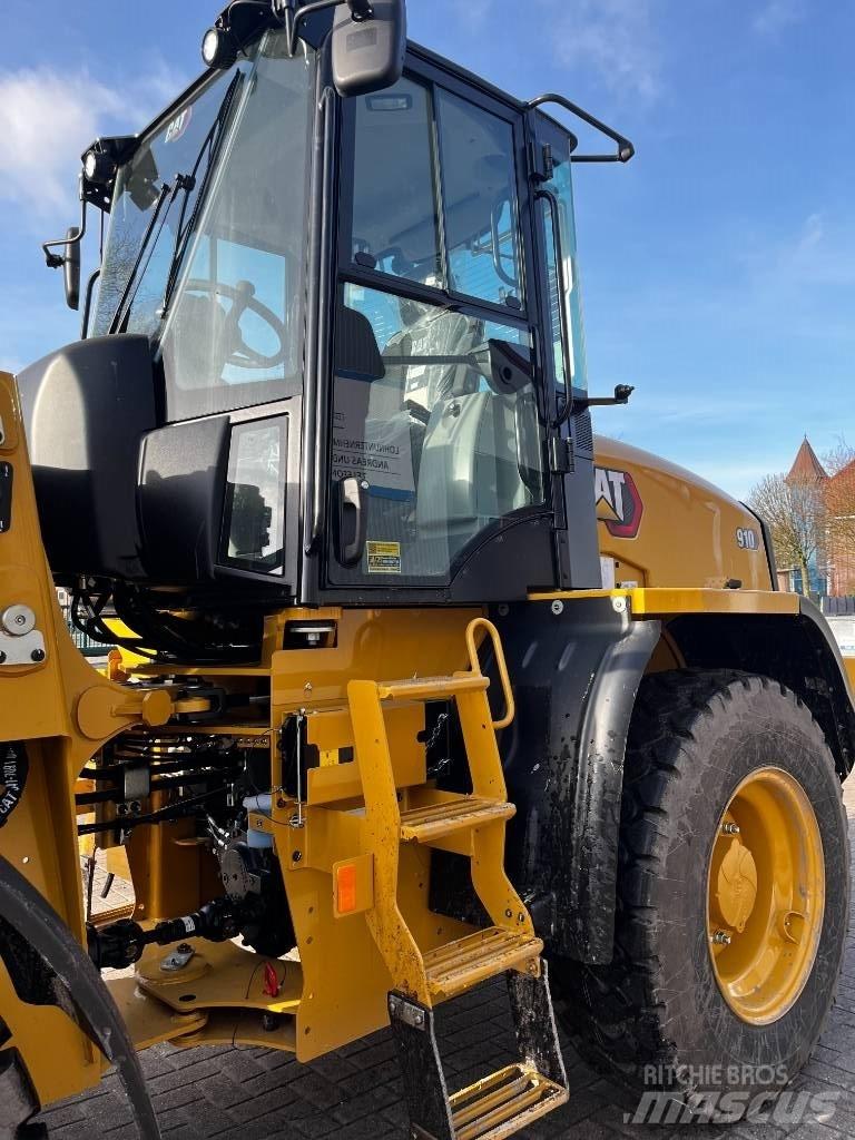 CAT 910 Pale gommate