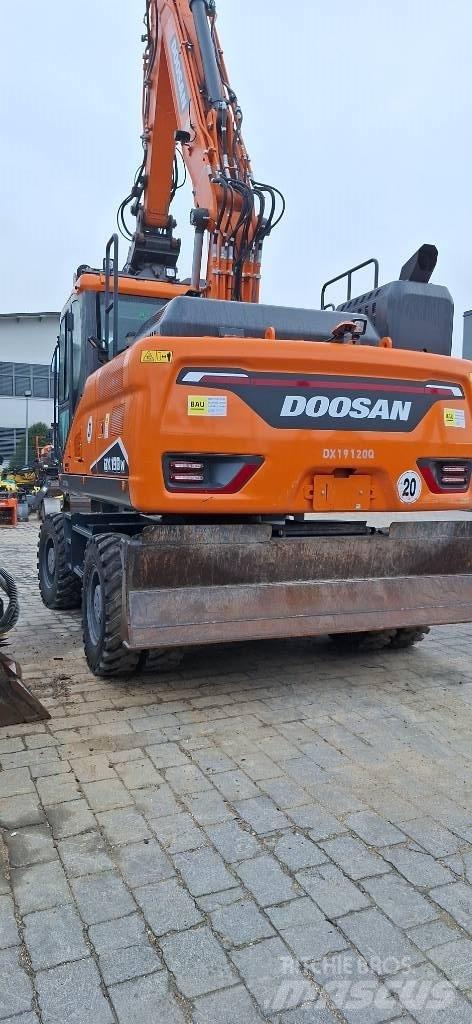 Doosan DX 190 W-7 Escavatori gommati