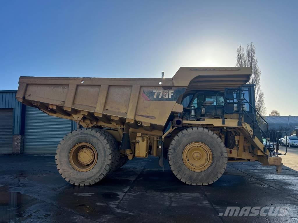 CAT 775 F Dumper a telaio rigido