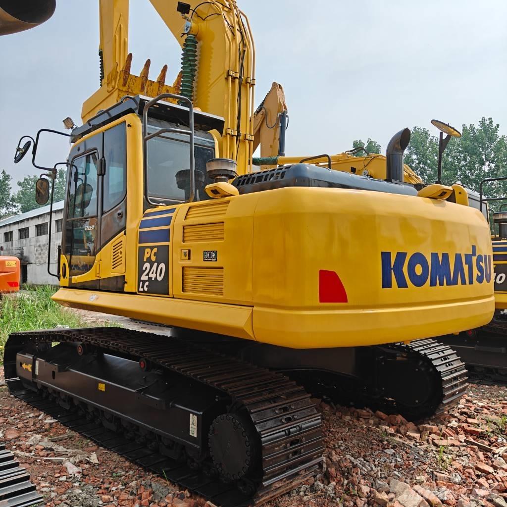 Komatsu 240-8 Escavatori cingolati