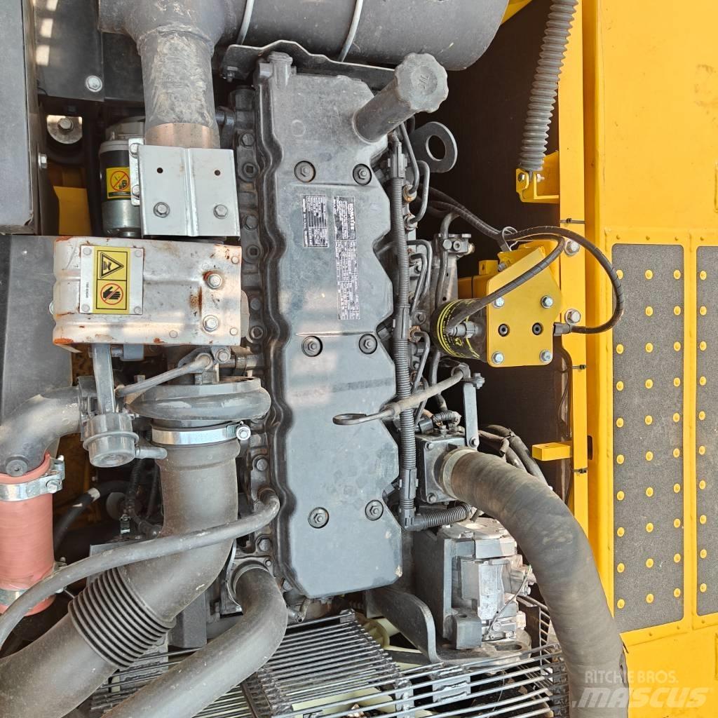 Komatsu 240-8 Escavatori cingolati