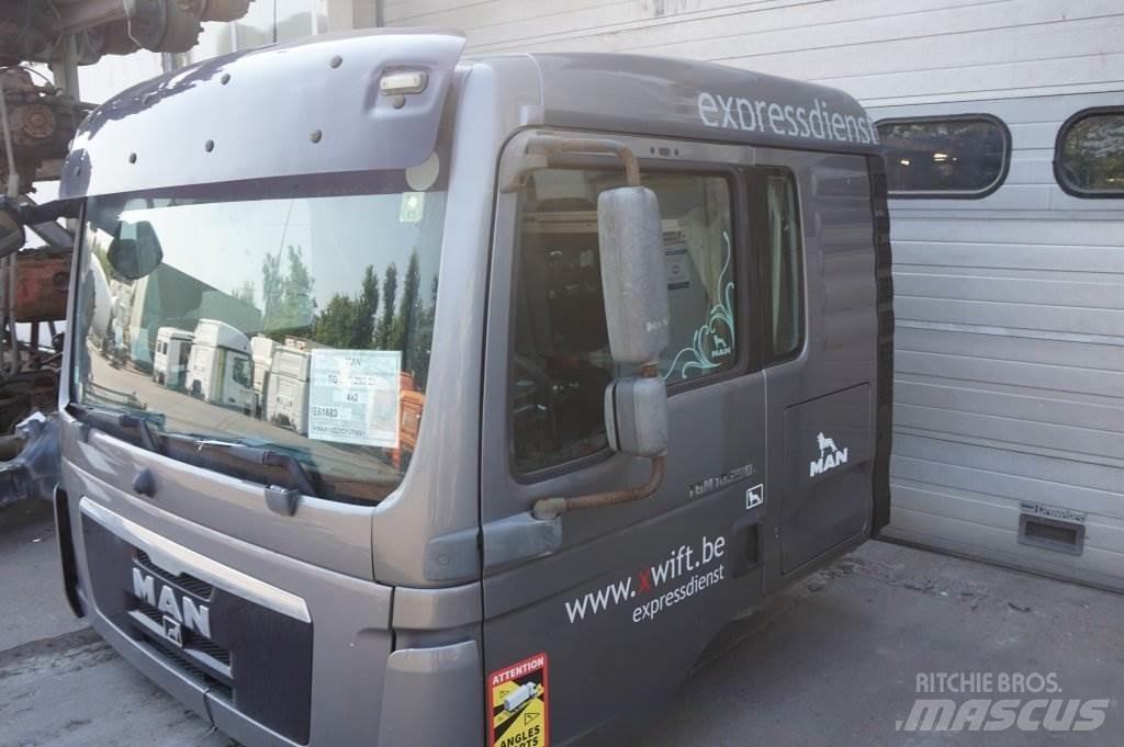MAN F99L34 TGM Cabine e interni
